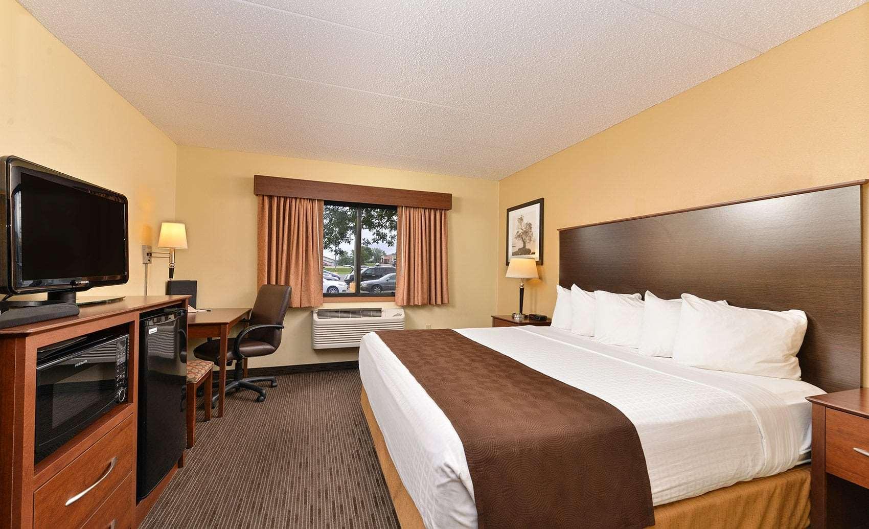 Americinn By Wyndham Fergus Falls Conference Center Экстерьер фото